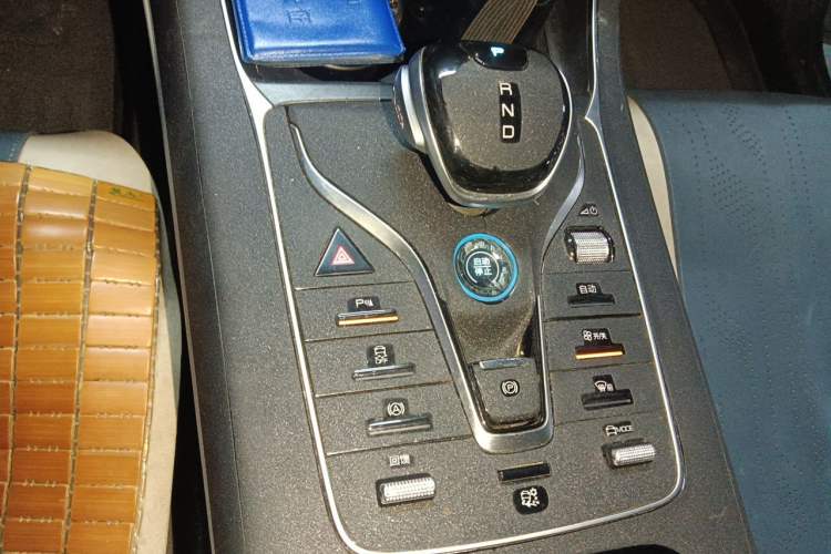 Used BYD Qin PLUS 2023 Champion Edition EV 510KM Beyond Model Gear Lever