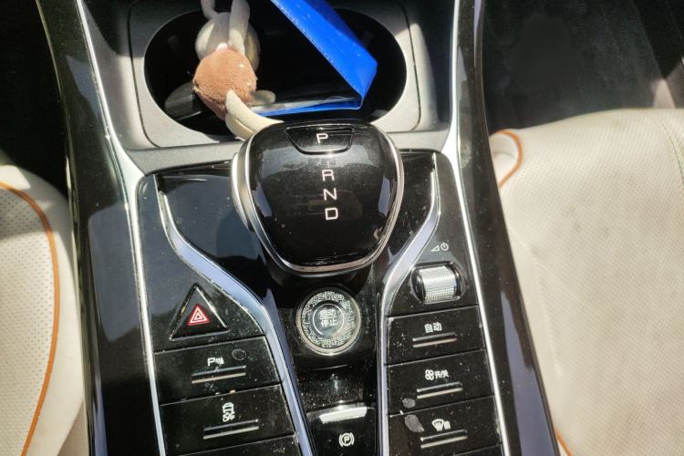 Used BYD Qin PLUS 2023 Champion Edition DM-i 120KM Beyond Model Gear Lever