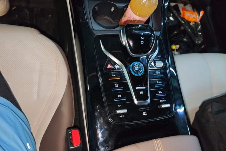 Used BYD Qin PLUS 2023 Champion Edition DM-i 55KM Leading Model Gear Lever