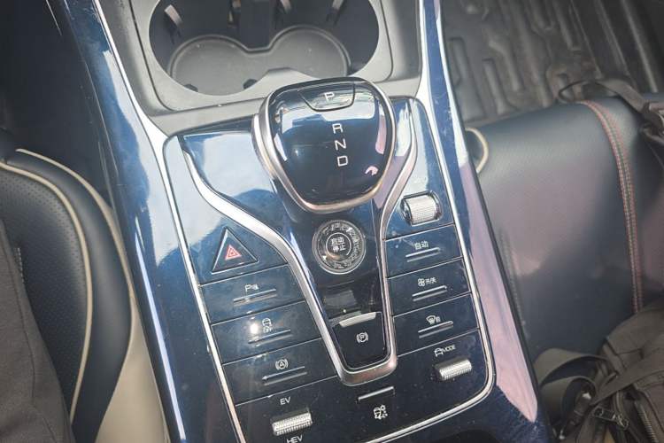 Used BYD Qin PLUS 2023 Champion Edition DM-i 120KM Leading Model Gear Lever