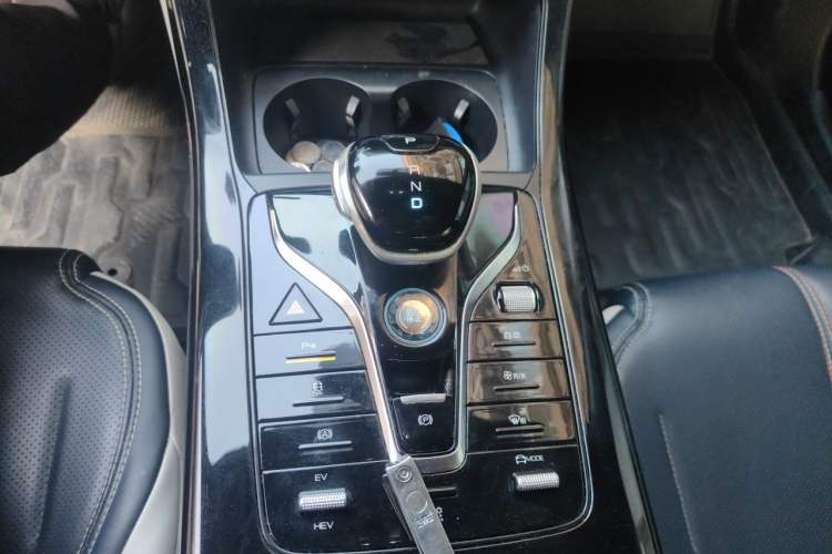 Used BYD Qin PLUS 2023 Champion Edition DM-i 55KM Leading Model Gear Lever