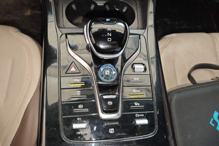 Used BYD Qin PLUS 2023 Champion Edition DM-i 55KM Leading Model Gear Lever