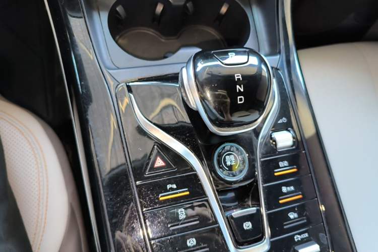 Used BYD Qin PLUS 2023 Champion Edition DM-i 55KM Leading Model Gear Lever