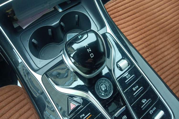 Used BYD Qin PLUS 2023 Champion Edition EV 420KM Superior Model Gear Lever