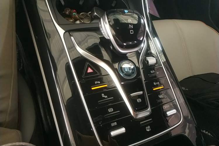 Used BYD Qin PLUS 2023 Champion Edition EV 510KM Excellence Model Gear Lever