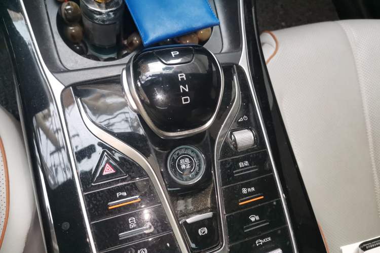 Used BYD Qin PLUS 2023 Champion Edition DM-i 120KM Leading Model Gear Lever