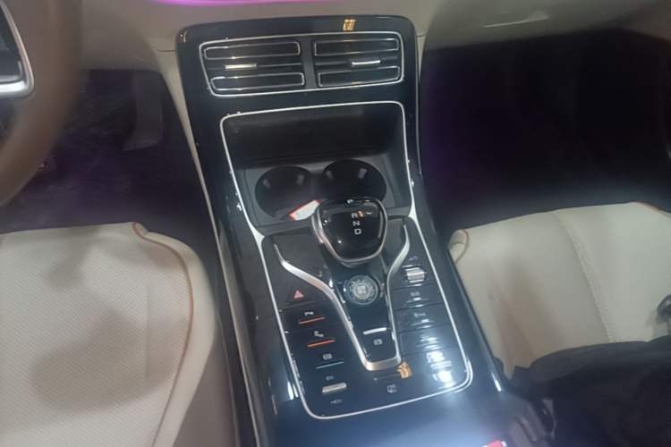 Used BYD Qin PLUS 2023 Champion Edition DM-i 120KM Excellence Model Gear Lever