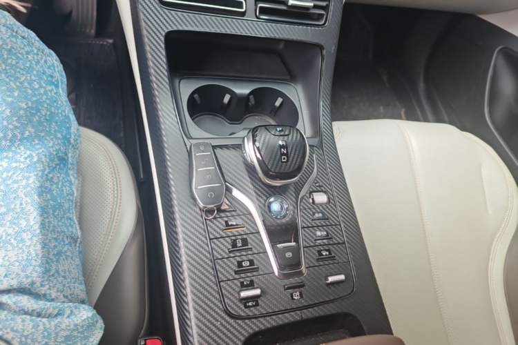Used BYD Qin PLUS 2023 Champion Edition DM-i 55KM Leading Model Gear Lever