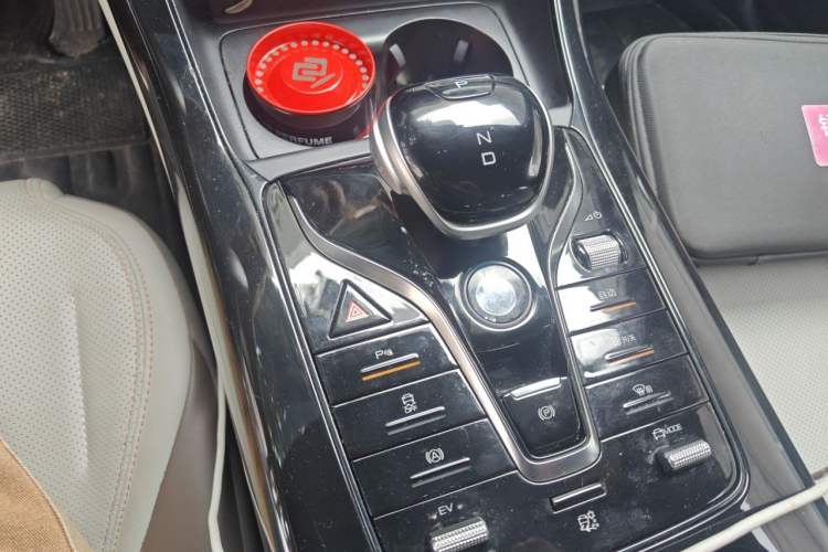 Used BYD Qin PLUS 2023 Champion Edition DM-i 55KM Leading Model Gear Lever