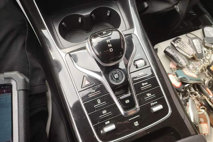 Used BYD Qin PLUS 2023 Champion Edition EV 510KM Leading Model Gear Lever