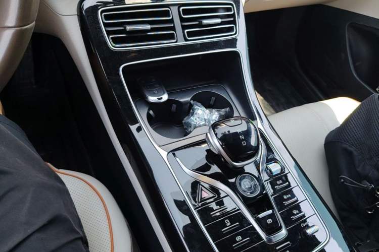 Used BYD Qin PLUS 2023 Champion Edition DM-i 120KM Leading Model Gear Lever