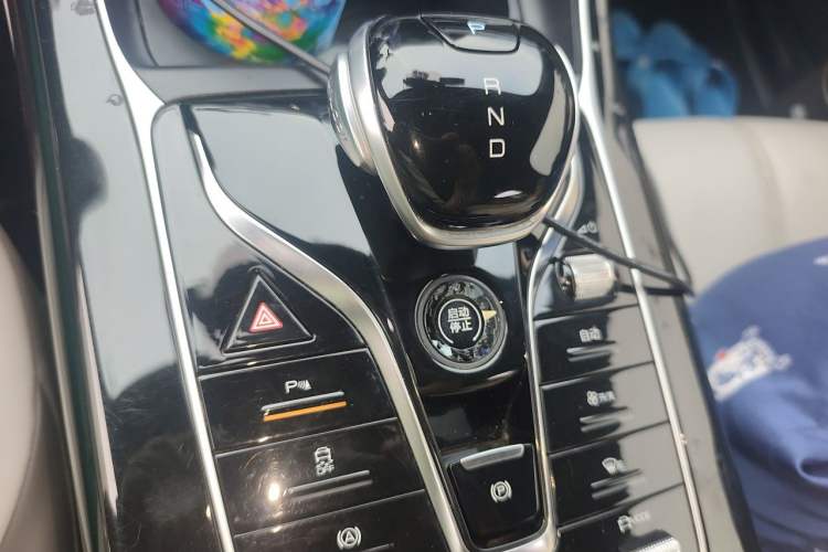 Used BYD Qin PLUS 2023 Champion Edition DM-i 120KM Leading Model Gear Lever