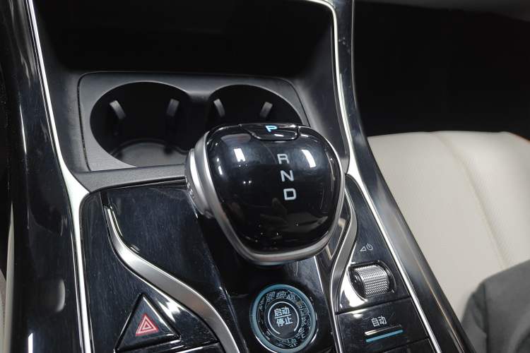 Used BYD Qin PLUS 2023 Champion Edition EV 420KM Leading Model Gear Lever