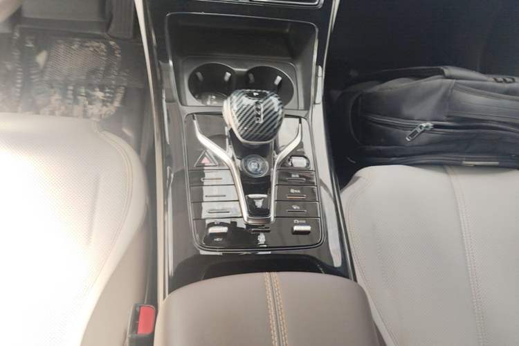 Used BYD Qin PLUS 2023 Champion Edition DM-i 55KM Leading Model Gear Lever