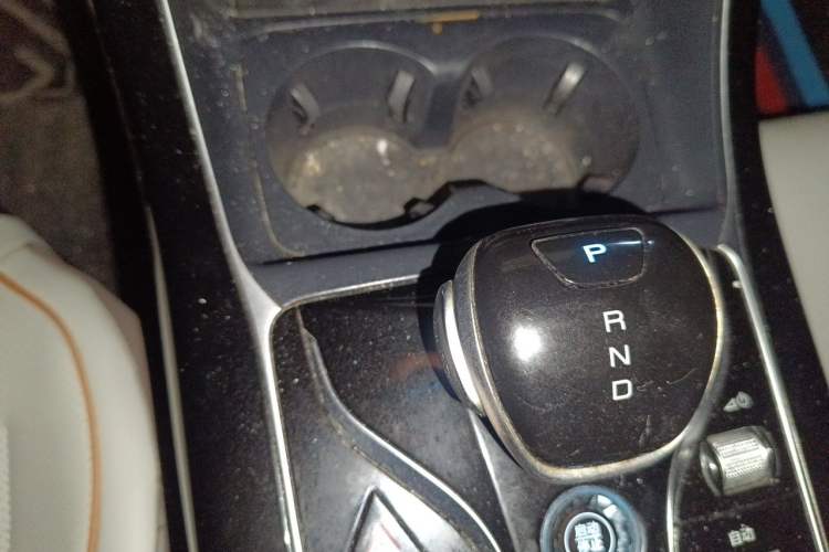 Used BYD Qin PLUS 2023 Champion Edition EV 510KM Leading Model Gear Lever