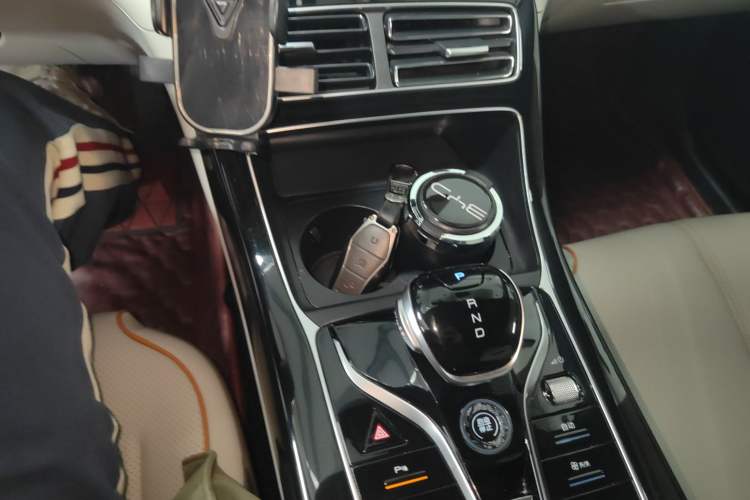 Used BYD Qin PLUS 2023 Champion Edition EV 510KM Beyond Model Gear Lever