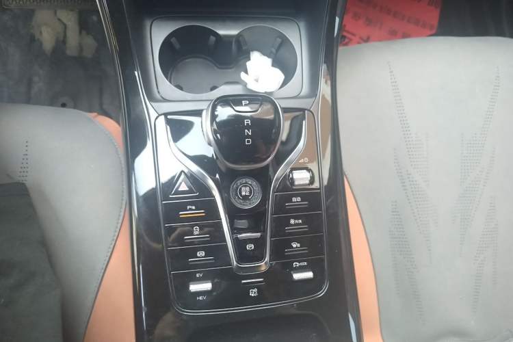 Used BYD Qin PLUS 2023 Champion Edition DM-i 55KM Leading Model Gear Lever