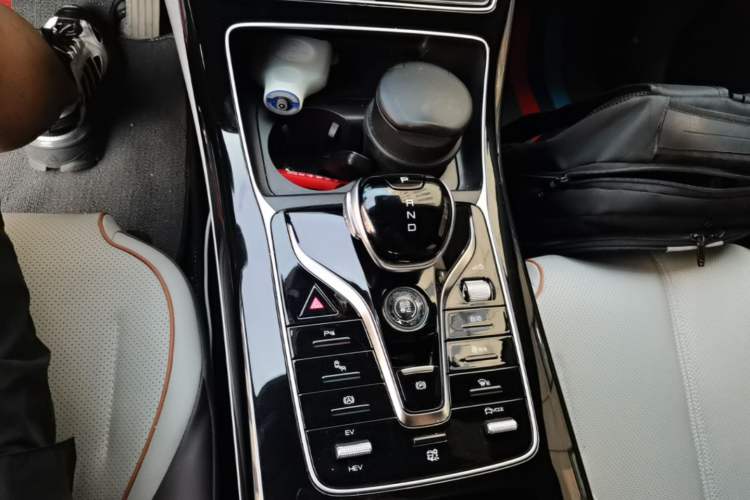 Used BYD Qin PLUS 2023 Champion Edition DM-i 120KM Excellence Model Gear Lever
