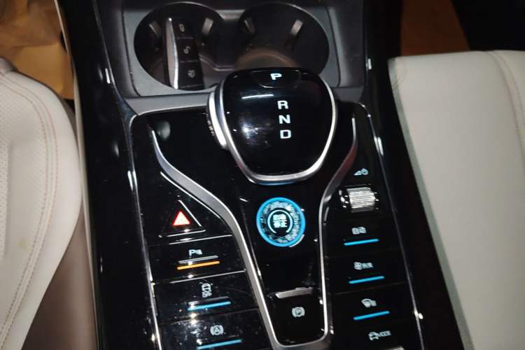 Used BYD Qin PLUS 2023 Champion Edition DM-i 55KM Leading Model Gear Lever