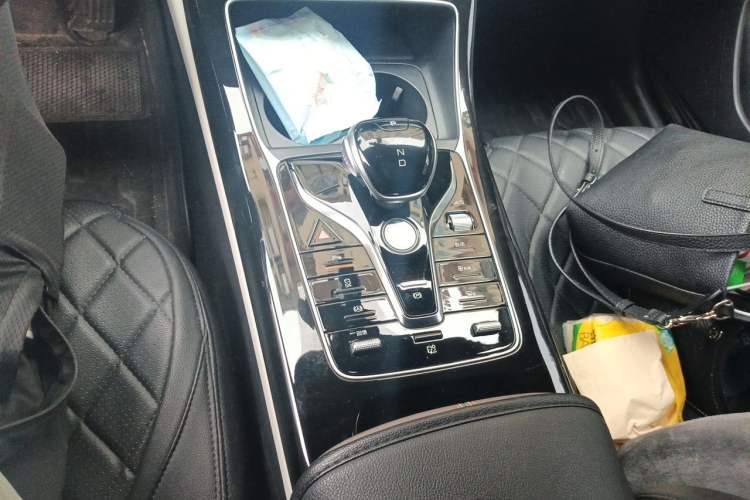 Used BYD Qin PLUS 2023 Champion Edition EV 420KM Leading Model Gear Lever
