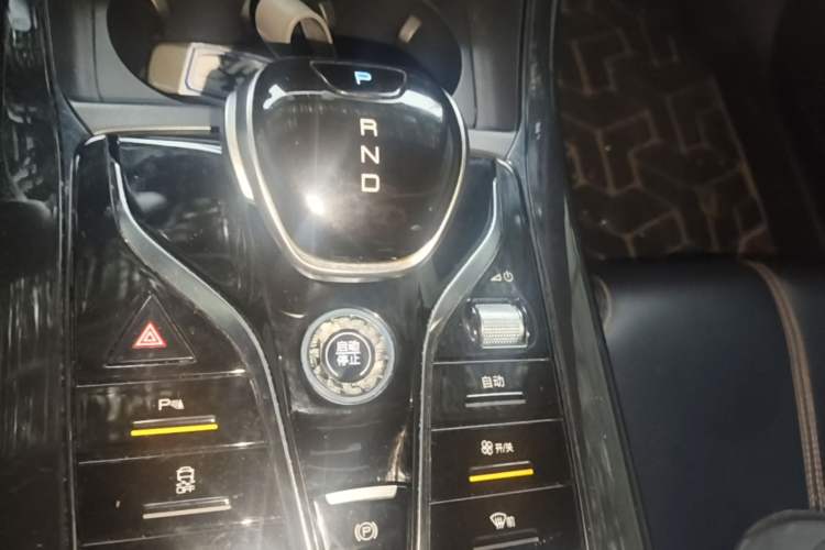 Used BYD Qin PLUS 2023 Champion Edition DM-i 55KM Leading Model Gear Lever
