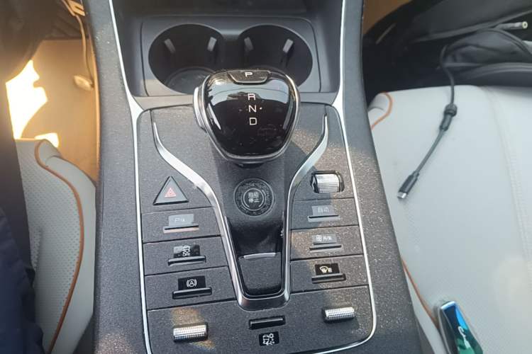 Used BYD Qin PLUS 2023 Champion Edition DM-i 55KM Superior Model Gear Lever
