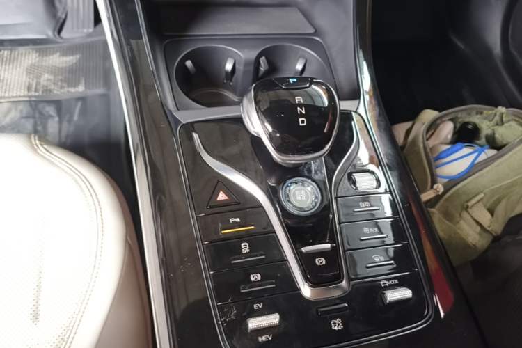 Used BYD Qin PLUS 2023 Champion Edition DM-i 55KM Leading Model Gear Lever