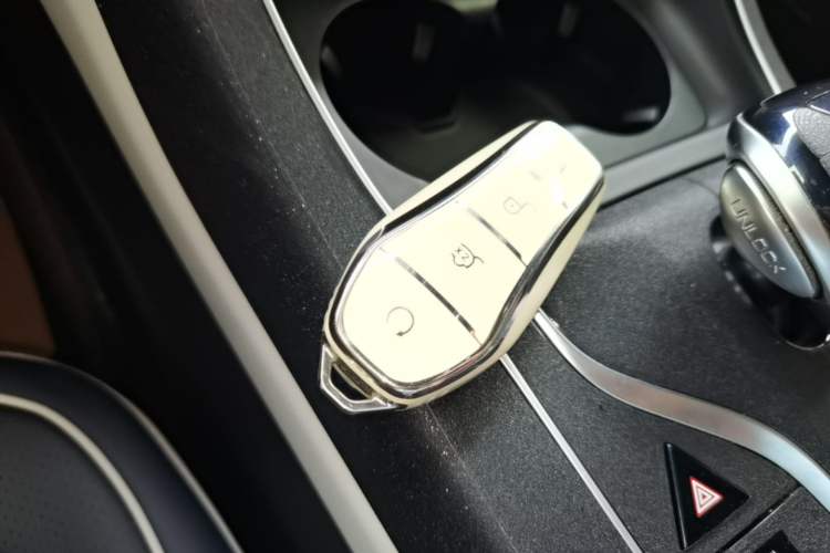 Used BYD Qin PLUS 2023 Champion Edition DM-i 120KM Excellence Model Interior 1