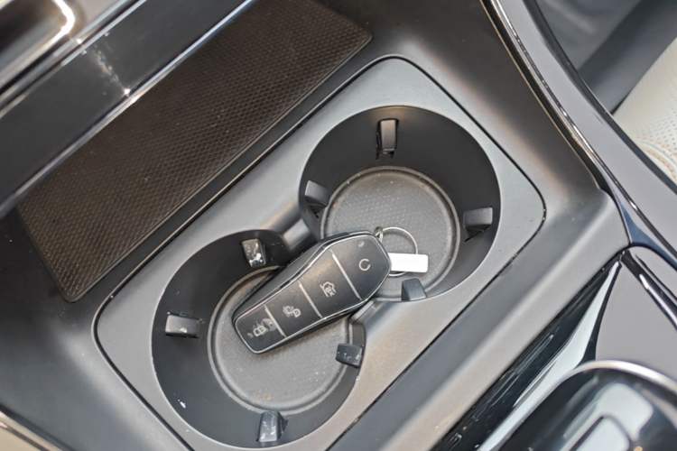 Used BYD Qin PLUS 2023 Champion Edition DM-i 55KM Leading Model Interior 1