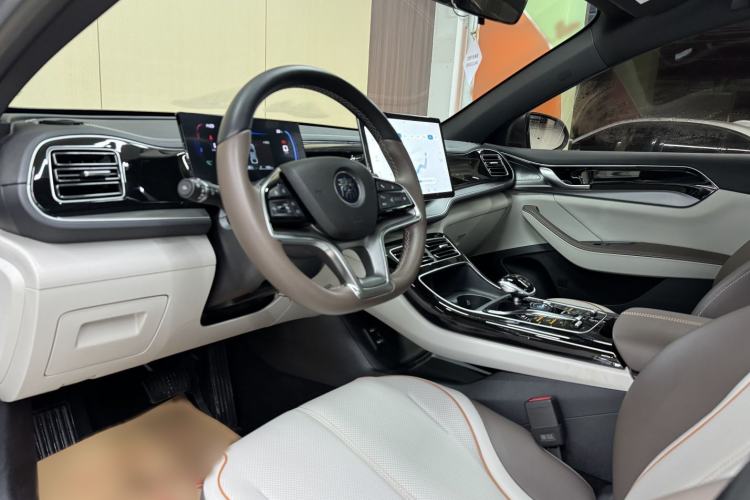 Used BYD Qin PLUS 2023 Champion Edition DM-i 120KM Excellence Model Interior 1