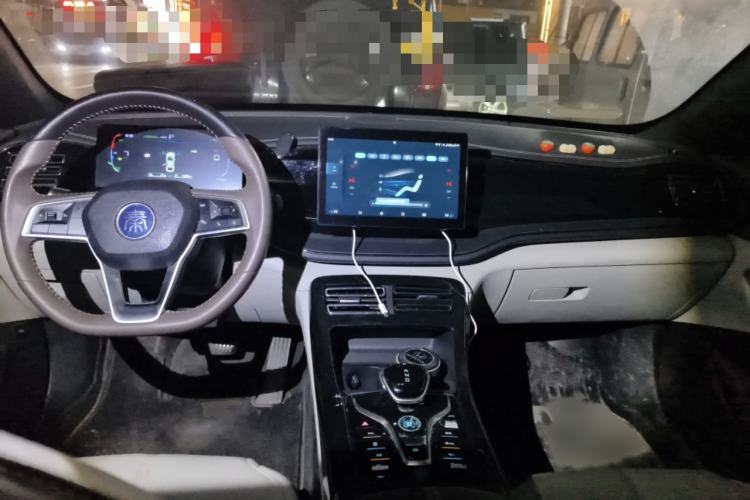 Used BYD Qin PLUS 2023 Champion Edition DM-i 55KM Leading Model Interior 2