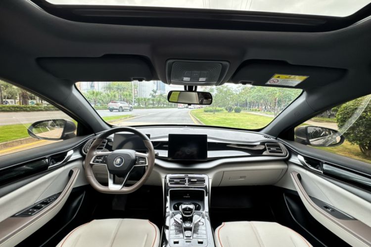 Used BYD Qin PLUS 2023 Champion Edition DM-i 55KM Superior Model Interior 2