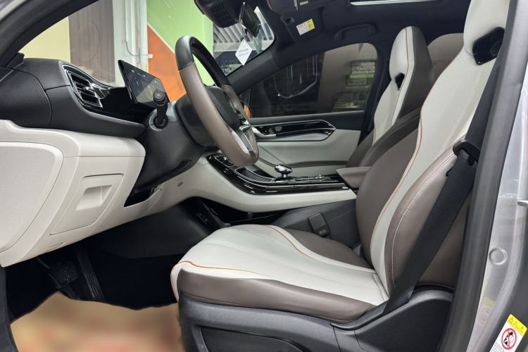 Used BYD Qin PLUS 2023 Champion Edition DM-i 120KM Excellence Model Interior 2
