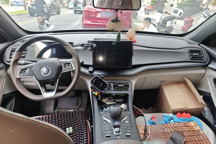 Used BYD Qin PLUS 2023 Champion Edition DM-i 55KM Leading Model Interior 2