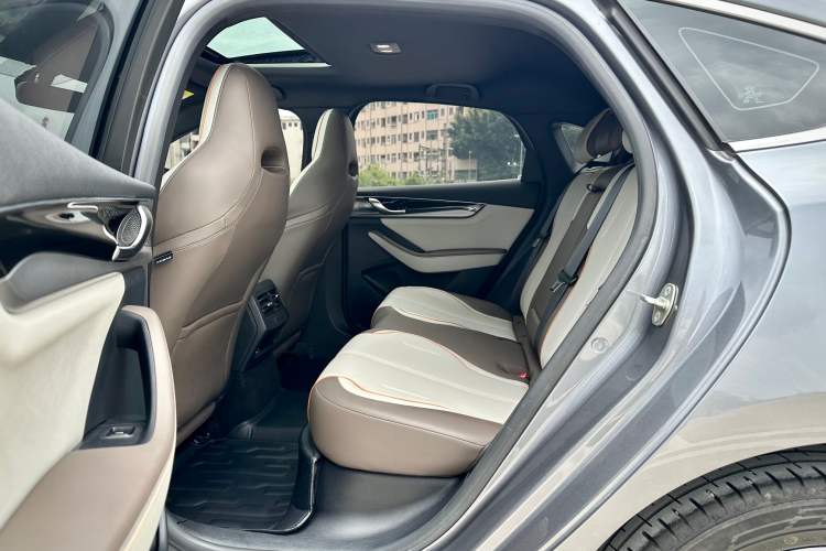 Used BYD Qin PLUS 2023 Champion Edition DM-i 55KM Superior Model Interior 2