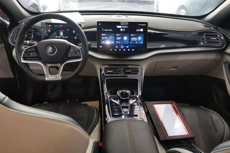 Used BYD Qin PLUS 2023 Champion Edition DM-i 120KM Excellence Model Interior 2