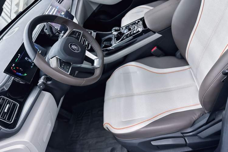 Used BYD Qin PLUS 2023 Champion Edition DM-i 120KM Leading Model Interior 2