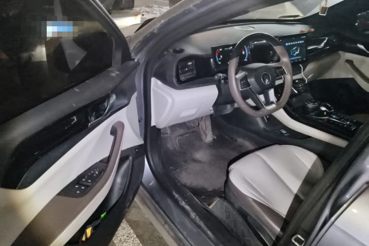 Used BYD Qin PLUS 2023 Champion Edition DM-i 55KM Leading Model Interior 3
