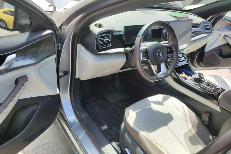 Used BYD Qin PLUS 2023 Champion Edition DM-i 120KM Beyond Model Interior 3