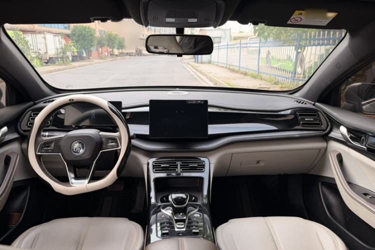 Used BYD Qin PLUS 2023 Champion Edition DM-i 55KM Leading Model Interior 3