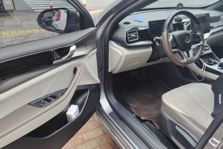 Used BYD Qin PLUS 2023 Champion Edition EV 510KM Leading Model Interior 3