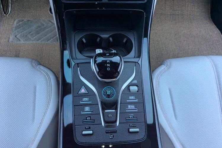 Used BYD Qin PLUS 2023 Champion Edition DM-i 55KM Leading Model Interior 3