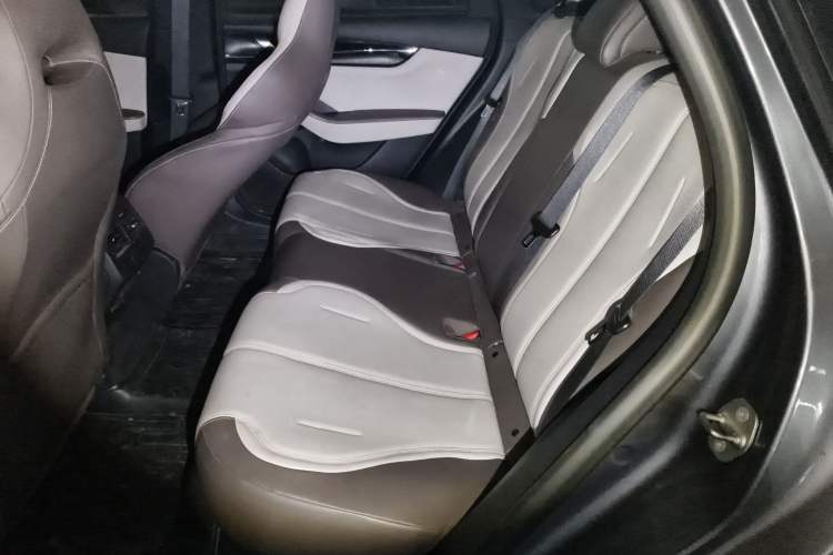 Used BYD Qin PLUS 2023 Champion Edition DM-i 55KM Leading Model Interior 4