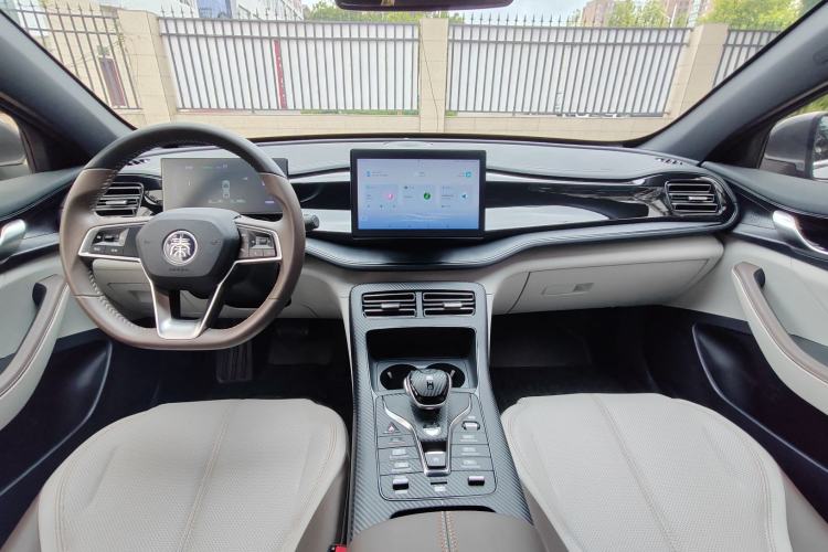 Used BYD Qin PLUS 2023 Champion Edition DM-i 55KM Leading Model Interior 4