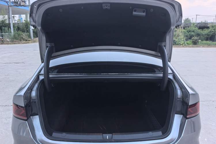 Used BYD Qin PLUS 2023 Champion Edition DM-i 55KM Leading Model Interior 4