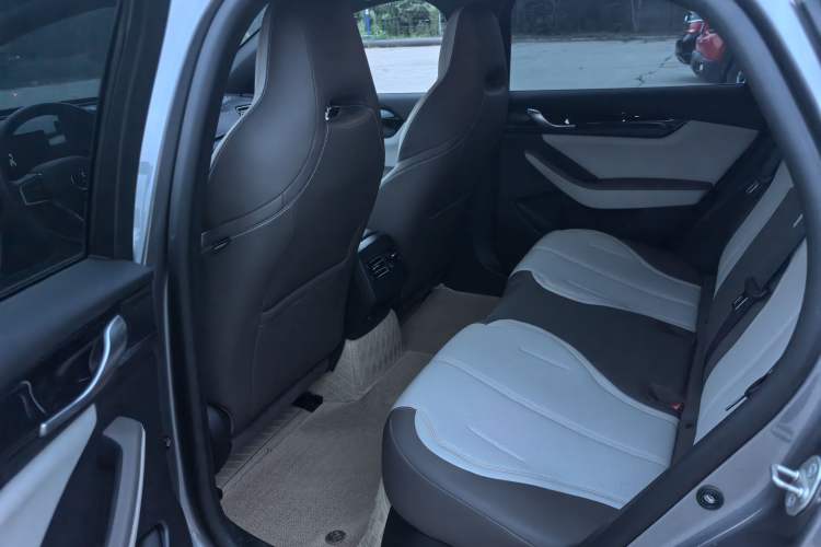 Used BYD Qin PLUS 2023 Champion Edition DM-i 55KM Leading Model Interior 6