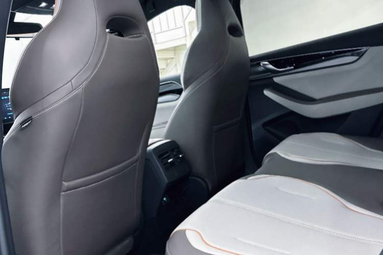 Used BYD Qin PLUS 2023 Champion Edition DM-i 120KM Leading Model Interior 6