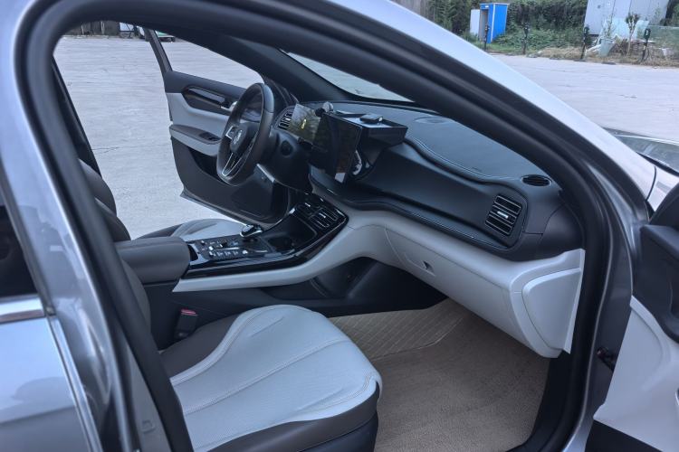 Used BYD Qin PLUS 2023 Champion Edition DM-i 55KM Leading Model Interior 7