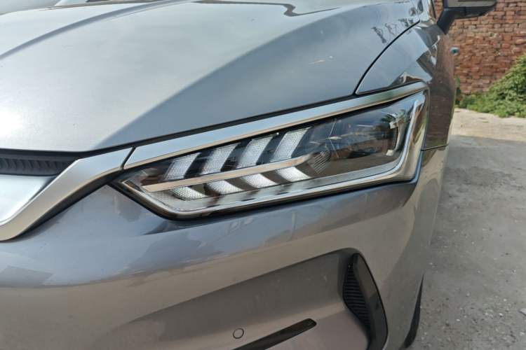 Used BYD Qin PLUS 2023 Champion Edition EV 510KM Beyond Model Left Front Headlight