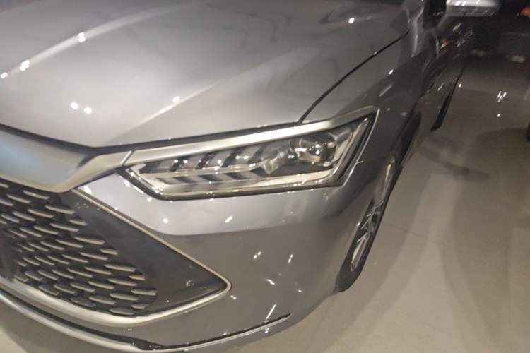 Used BYD Qin PLUS 2023 Champion Edition DM-i 120KM Beyond Model Left Front Headlight